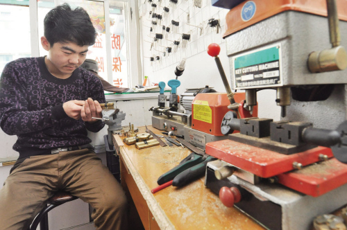 安龙三心锁具开锁公司开锁店为啥“牛号”频现 听开锁师傅讲什么锁最防盗