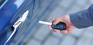 安龙三心锁具开锁公司汽车钥匙锁在车里了怎么办？如何开汽车锁